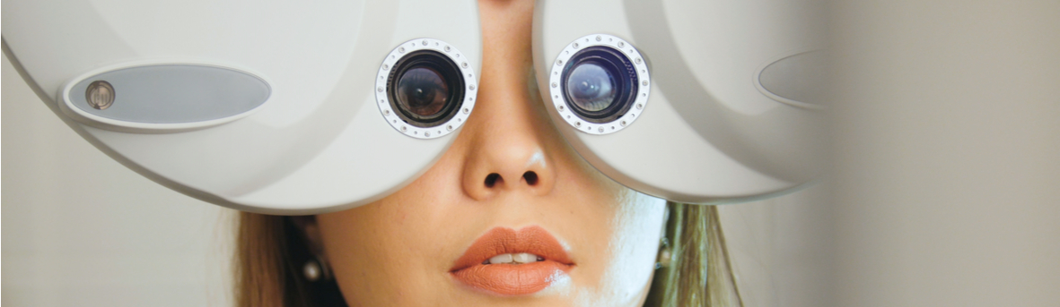 Wat staat er in een brilrecept. In een trilrecept staan de gegevens van de oogmeting. Oogarts, opticien, optometrist.