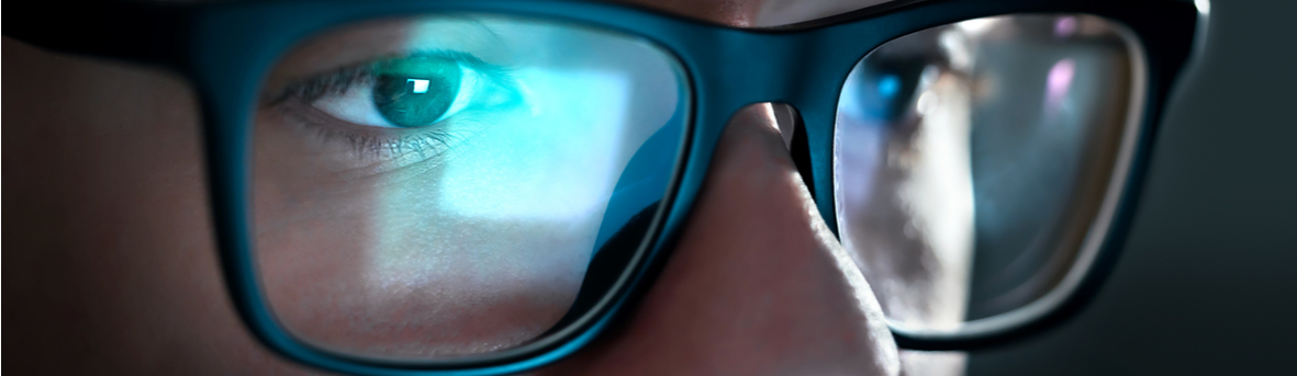 Wat is een computerbril, officebril, speciale bril voor de computer. Kantoorbril.